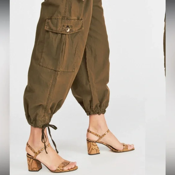 FREE PEOPLE • Fly away parachute pants - olive green - size 0 - Picture 3 of 10